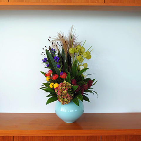 季節の花で豪華ツボ花