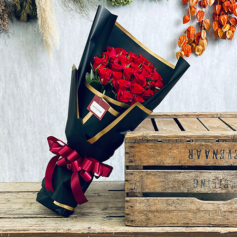 赤バラ50本の花束B&G