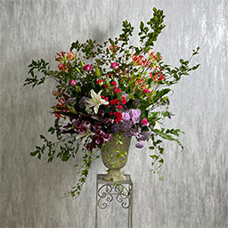 季節の花で豪華ツボ花