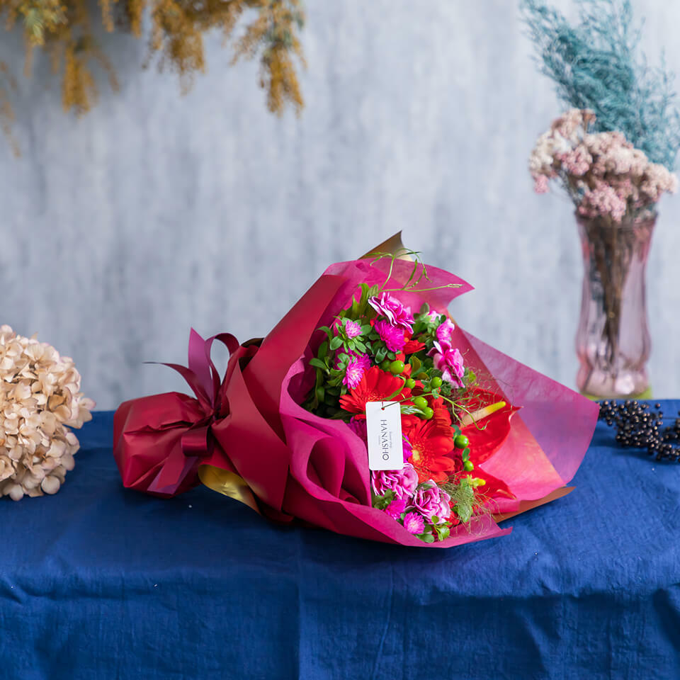 赤系カーネーション花束 広島花屋 花将